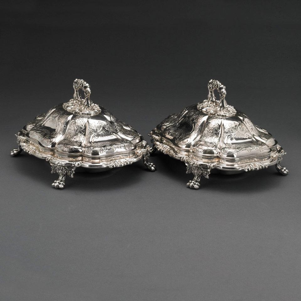 Pair of English Silver Plated Entrée Dishes with Covers, Barker-Ellis, early 20th century