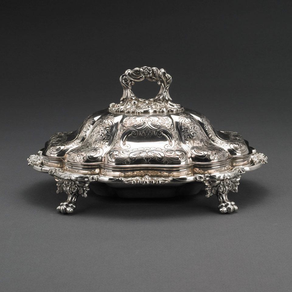 Pair of English Silver Plated Entrée Dishes with Covers, Barker-Ellis, early 20th century
