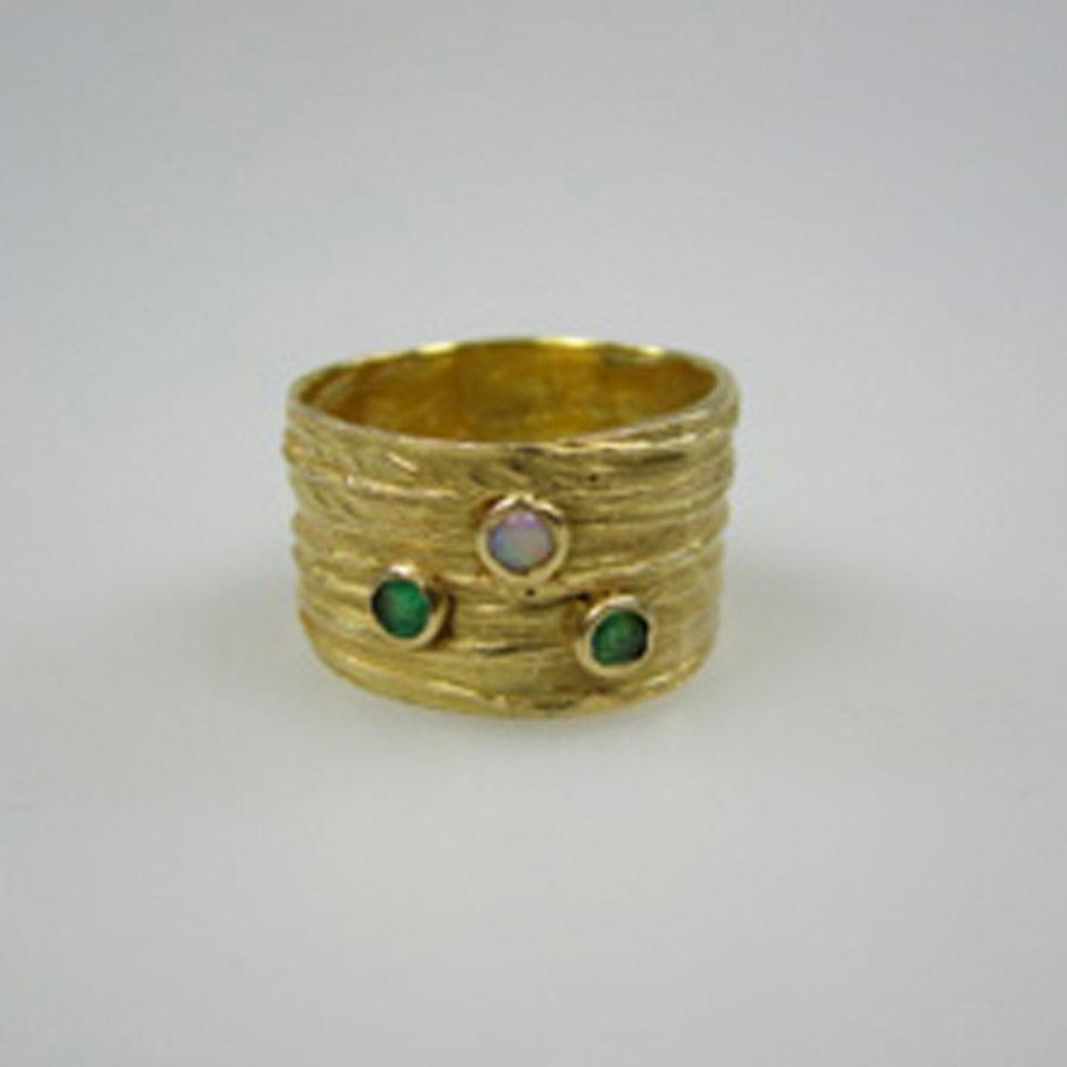 Sculpted 18k Yellow Gold Band